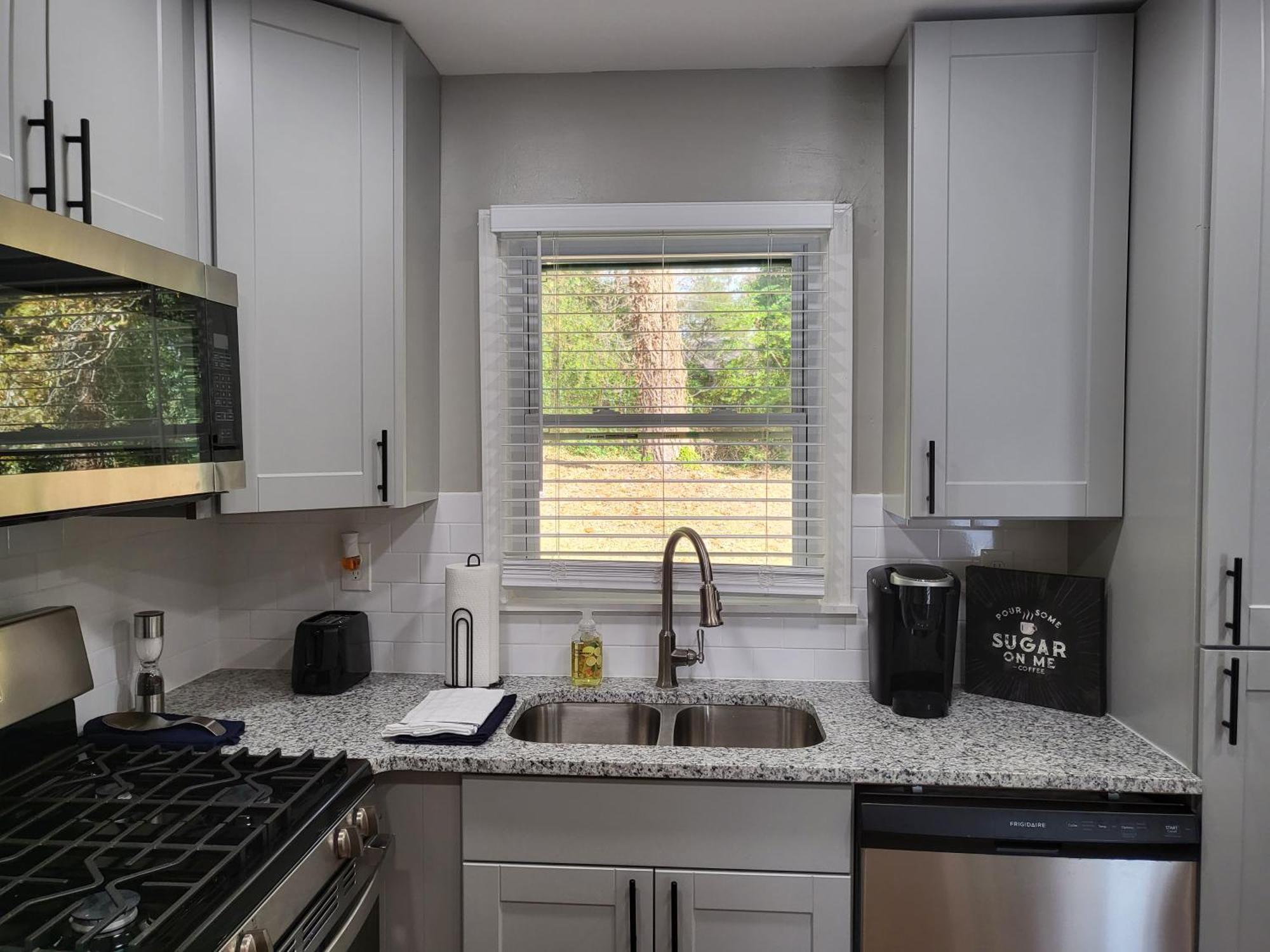 Rare Find! Private Heated Pool & Spa - Entire Home Near Atl City Center Atlanta Bagian luar foto